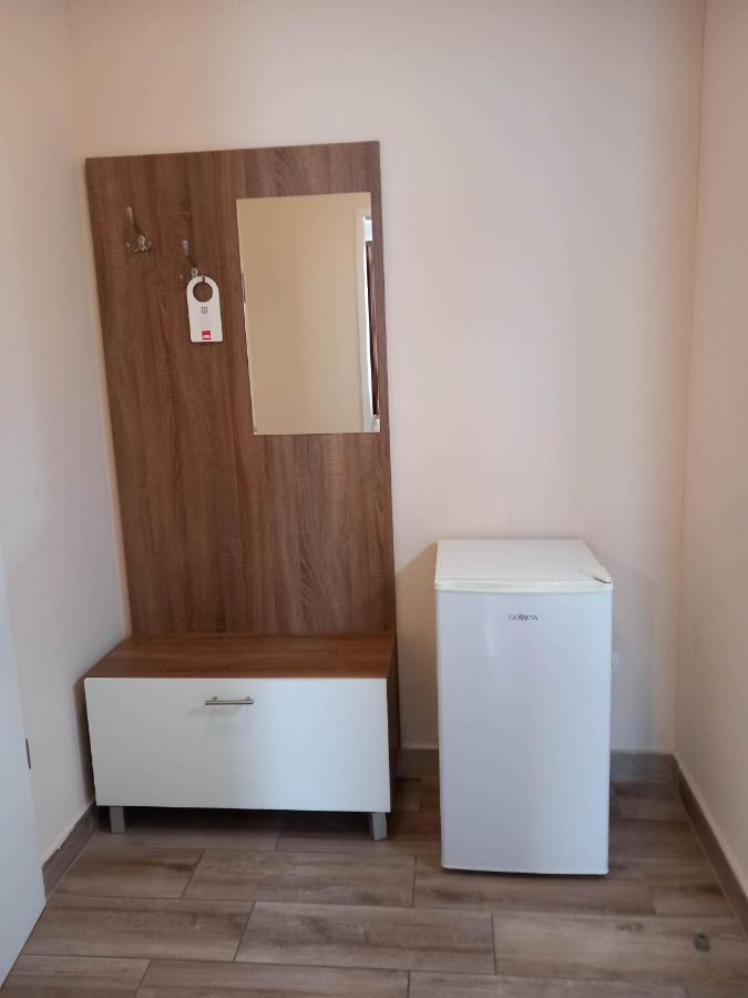 Kata Panzio Hotel Oroszlany Ngoại thất bức ảnh