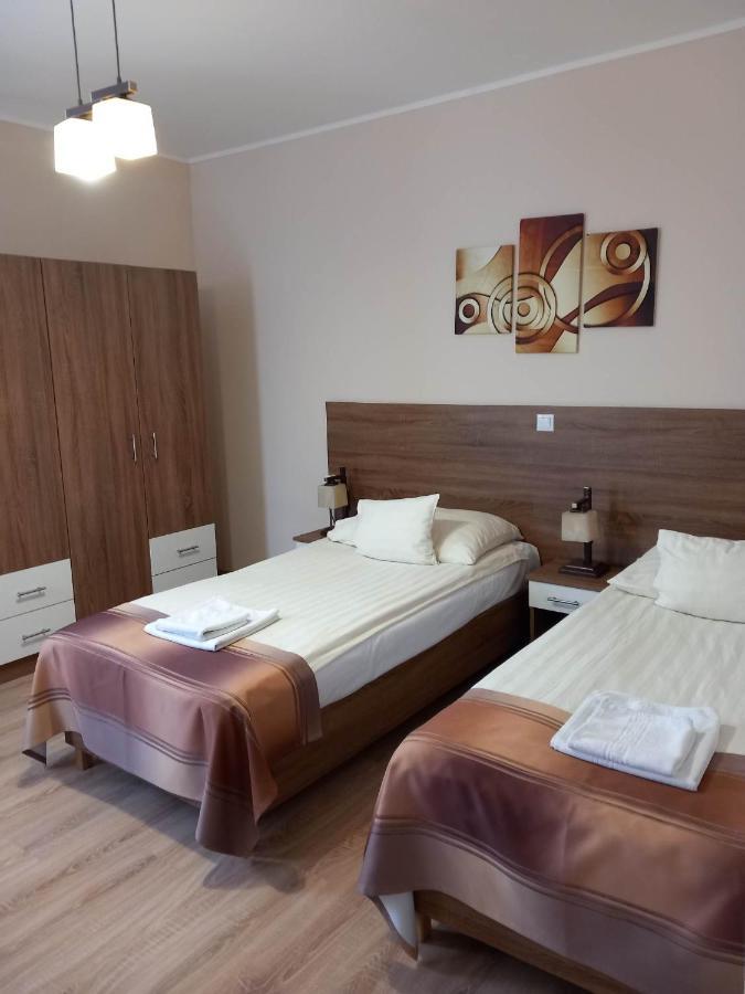 Kata Panzio Hotel Oroszlany Ngoại thất bức ảnh