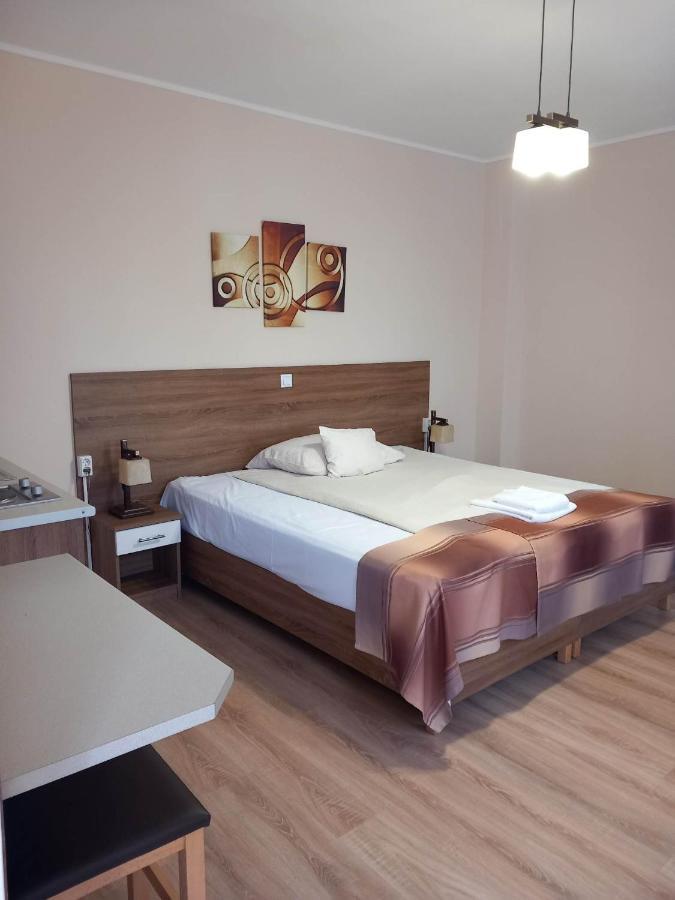 Kata Panzio Hotel Oroszlany Ngoại thất bức ảnh