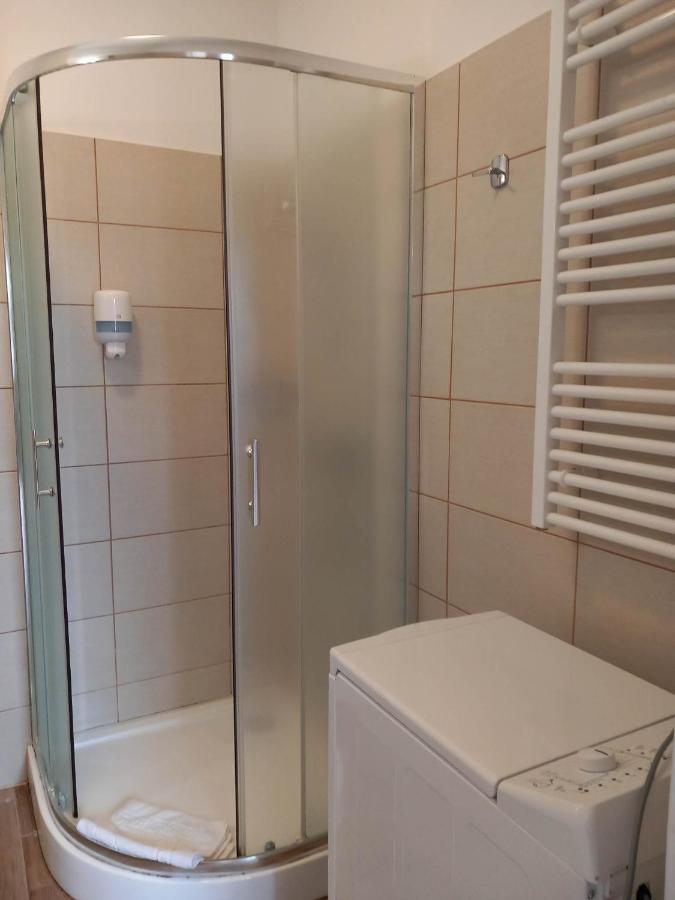 Kata Panzio Hotel Oroszlany Ngoại thất bức ảnh